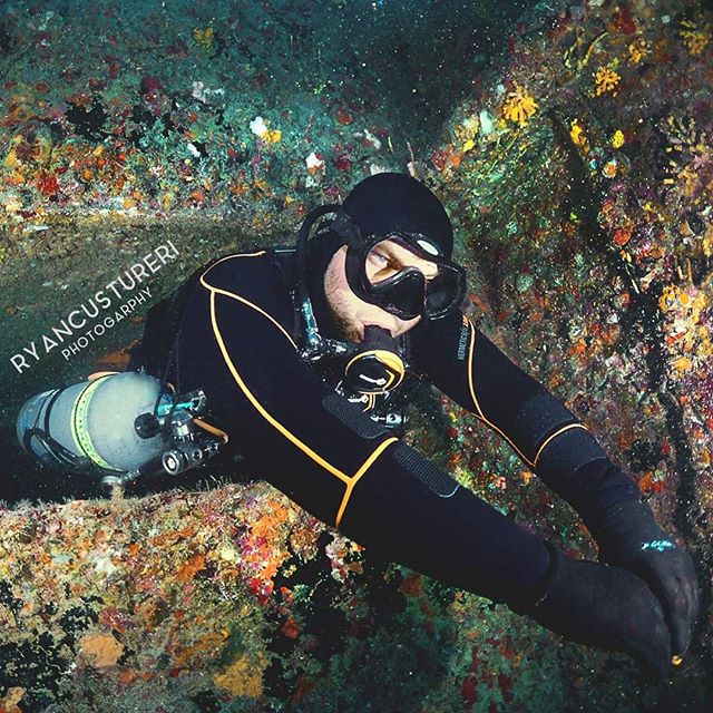 Landon Lasseter on a dive (photo: Ryan Custureri)